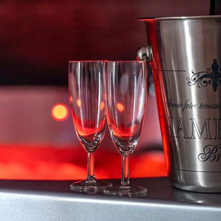 Loft Romantique - Spa Privatif - Spa Noctambulles イエール エクステリア 写真
