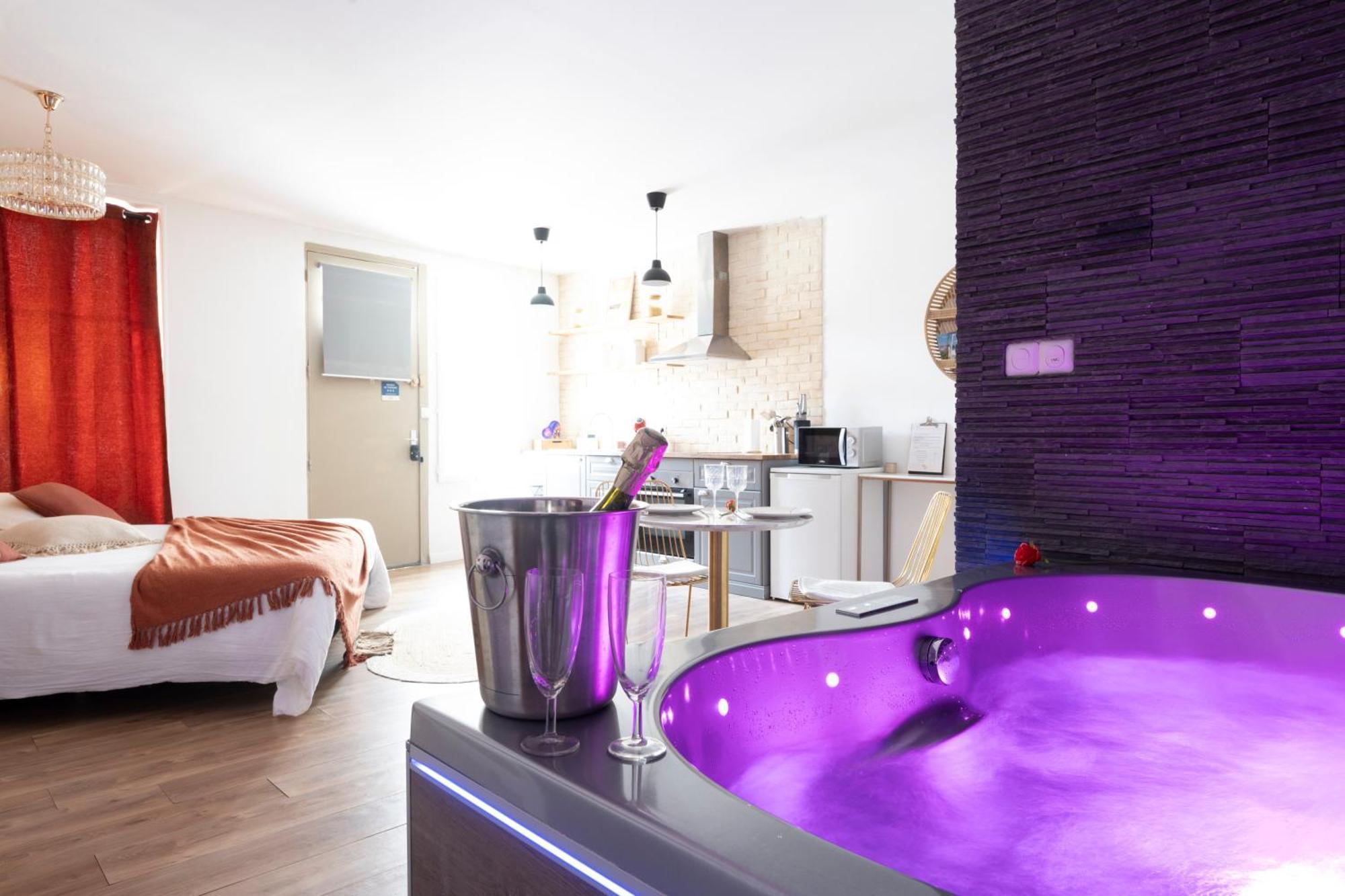 Loft Romantique - Spa Privatif - Spa Noctambulles イエール エクステリア 写真