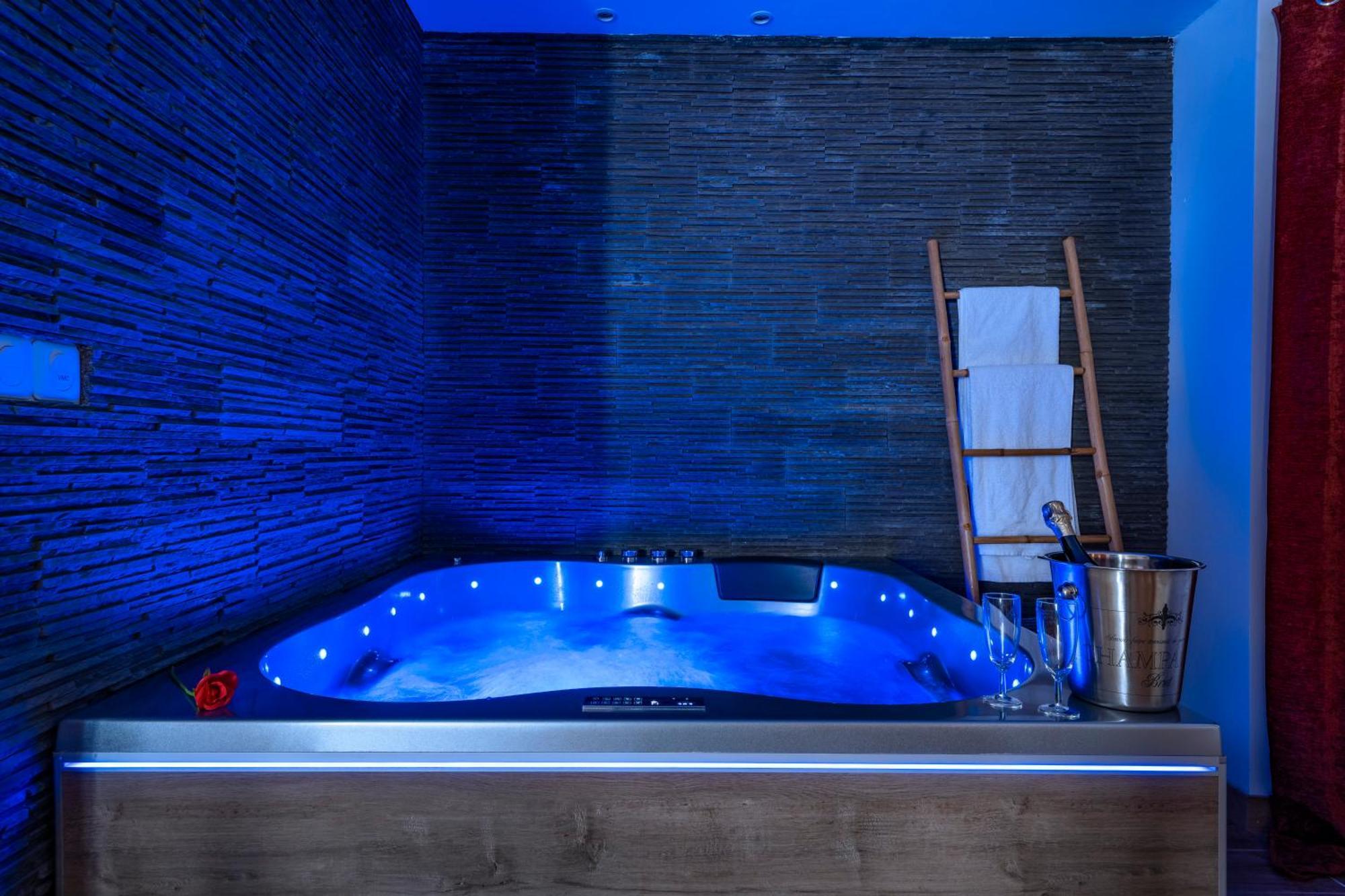 Loft Romantique - Spa Privatif - Spa Noctambulles イエール エクステリア 写真