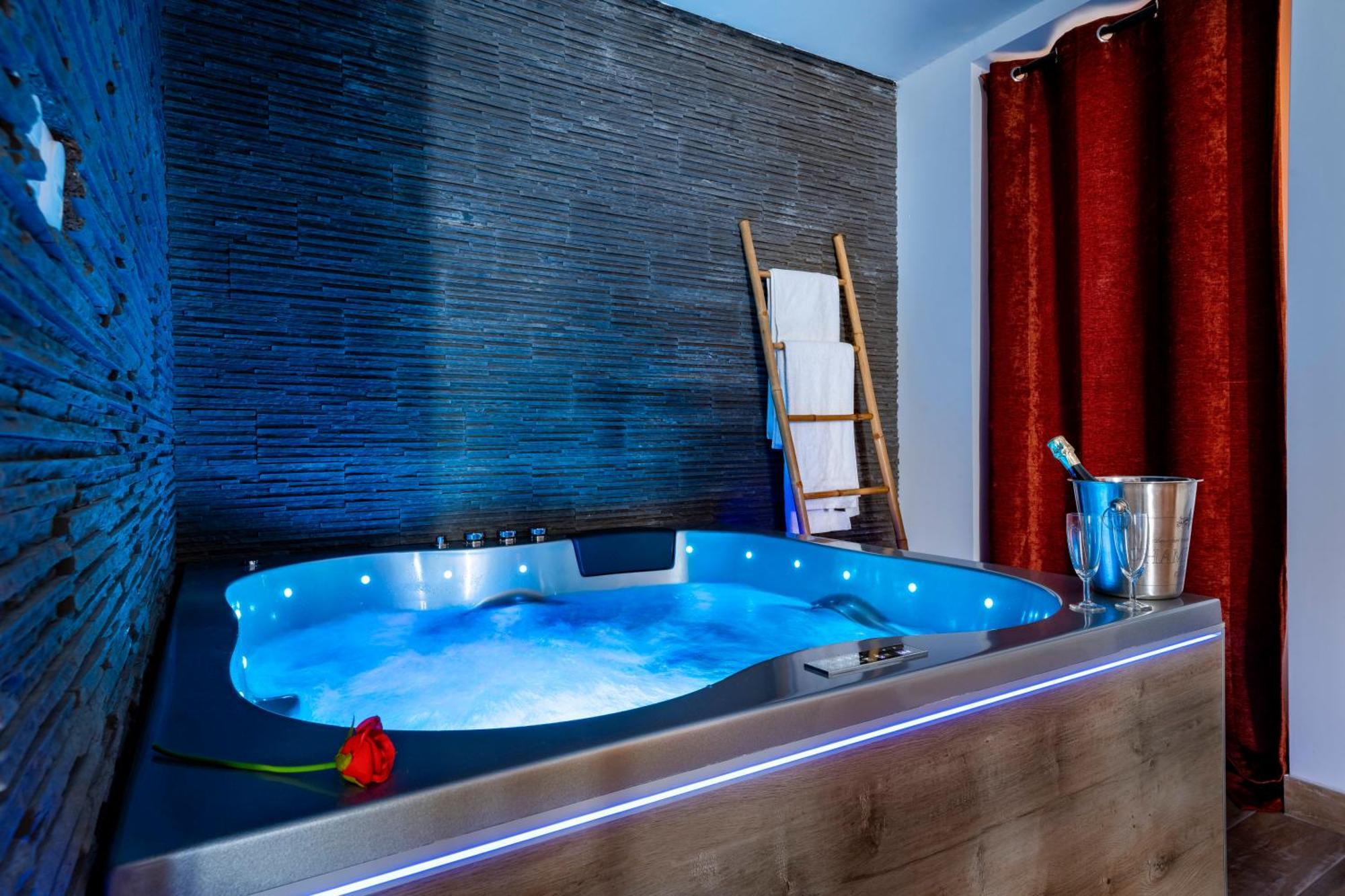 Loft Romantique - Spa Privatif - Spa Noctambulles イエール エクステリア 写真