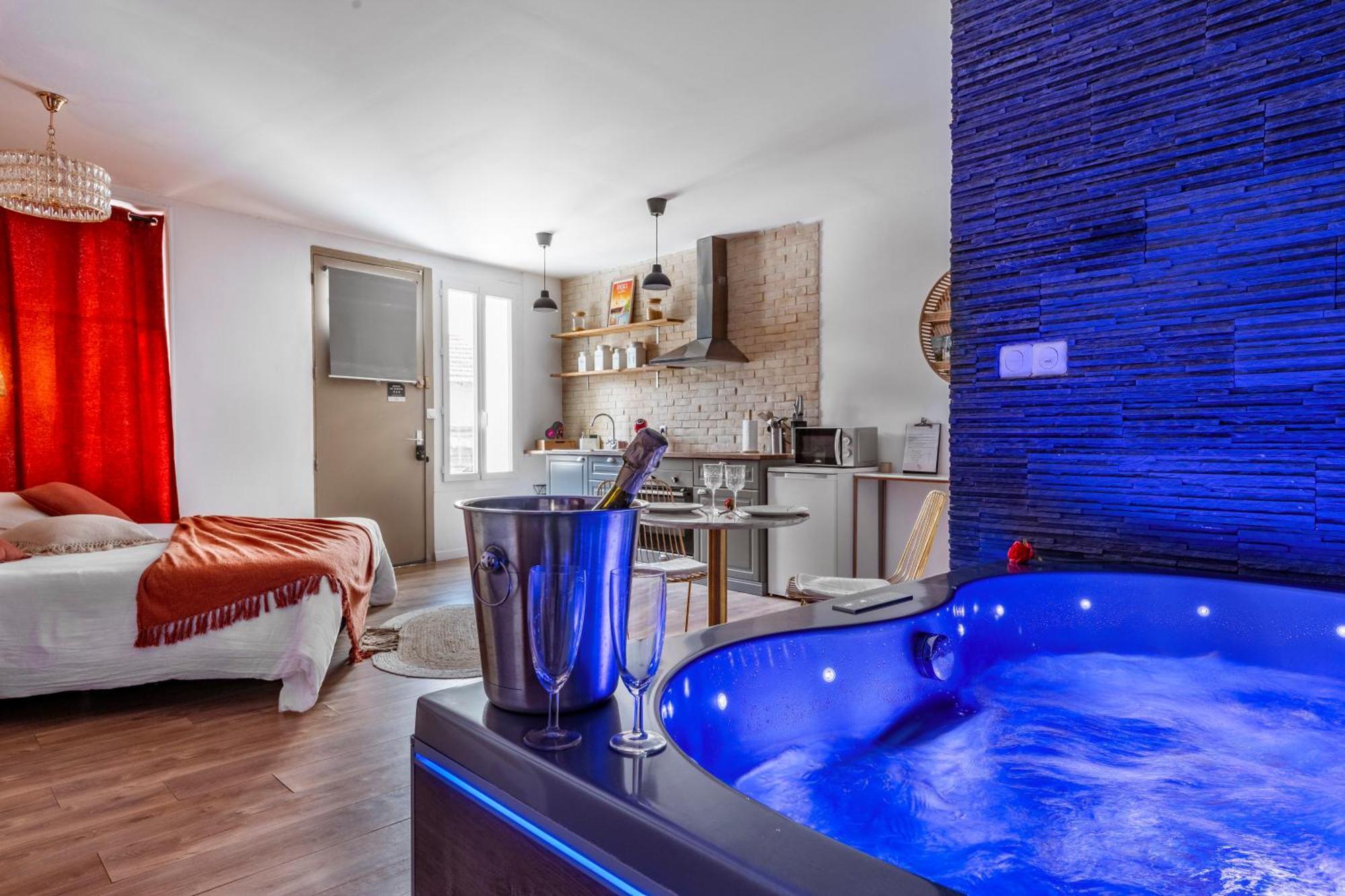 Loft Romantique - Spa Privatif - Spa Noctambulles イエール エクステリア 写真